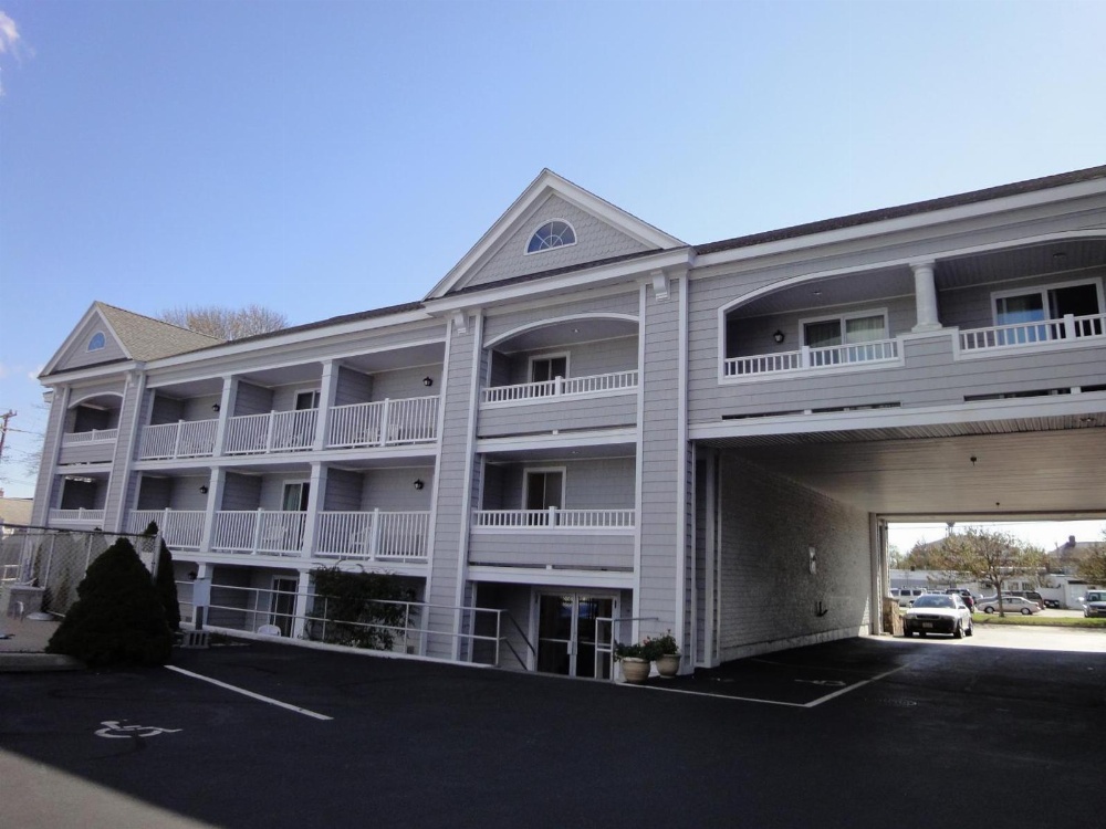Hyannis Travel Inn