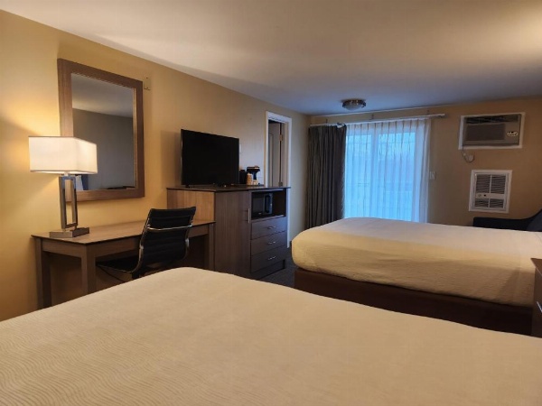 Hyannis Travel Inn image 17