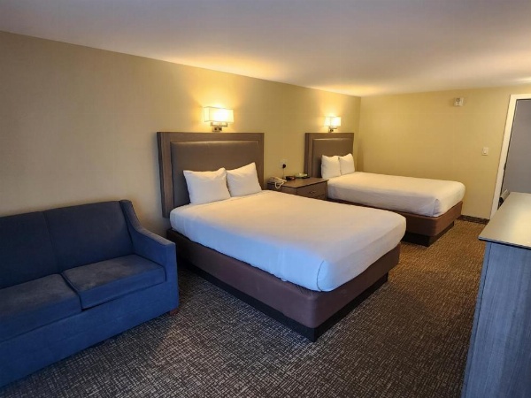 Hyannis Travel Inn image 18