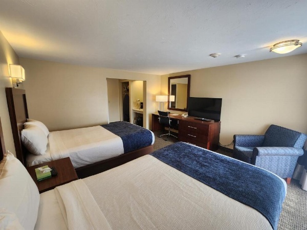 Hyannis Travel Inn image 20