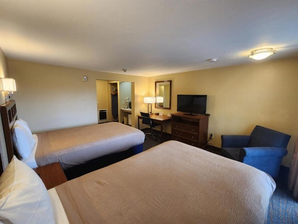 Hyannis Travel Inn image 24