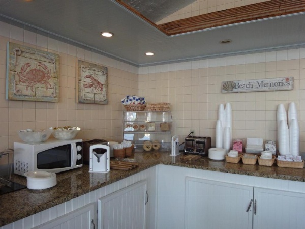 Hyannis Travel Inn image 8